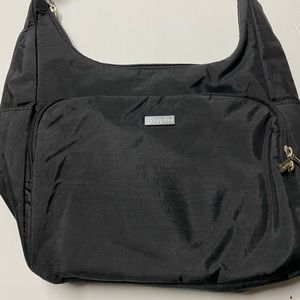 Baggallini black crossbody